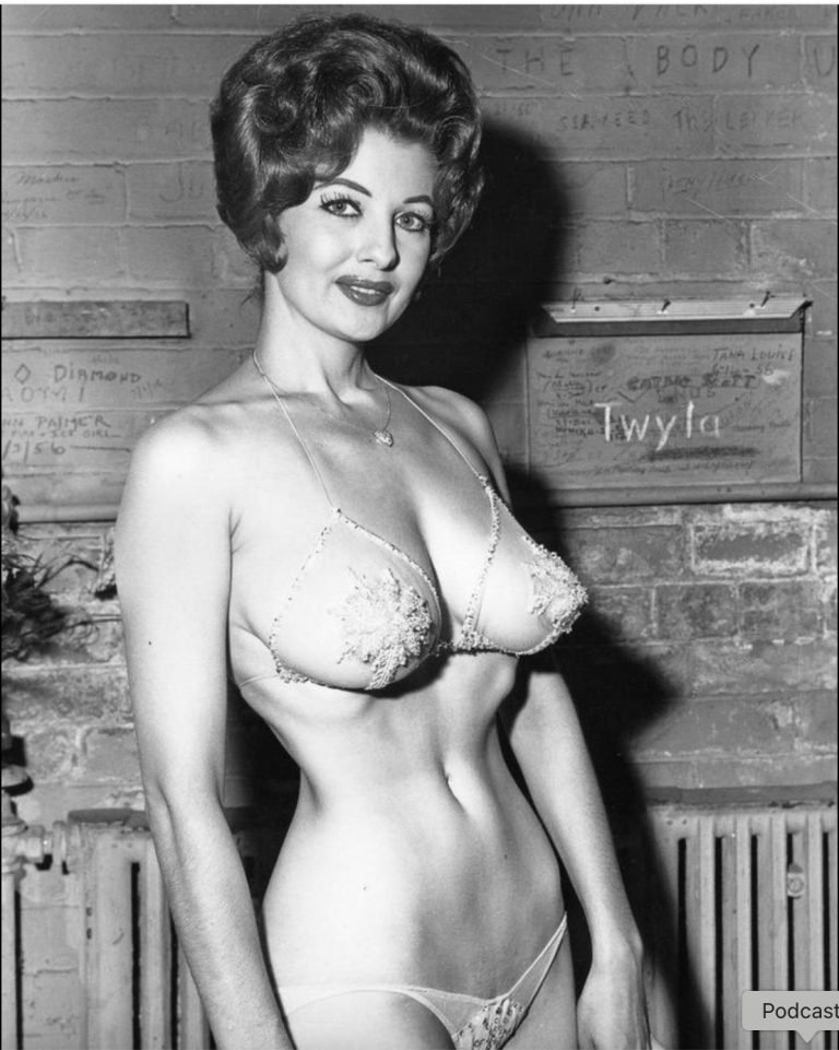 The original hourglass: The model who cha