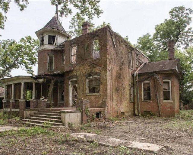 A Look Inside An 1899 Brick Mansion Built To