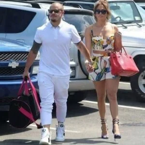 Jennifer Lopez, 54, is showing off